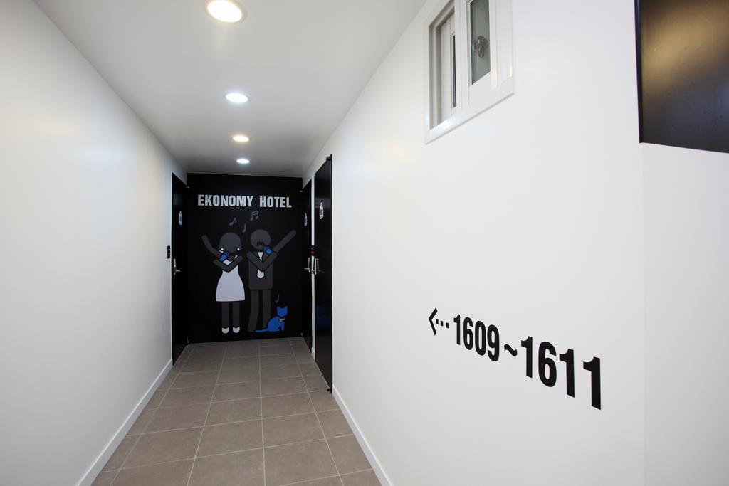 Ekonomy Hotel Myeongdong Central Seoul Exteriör bild