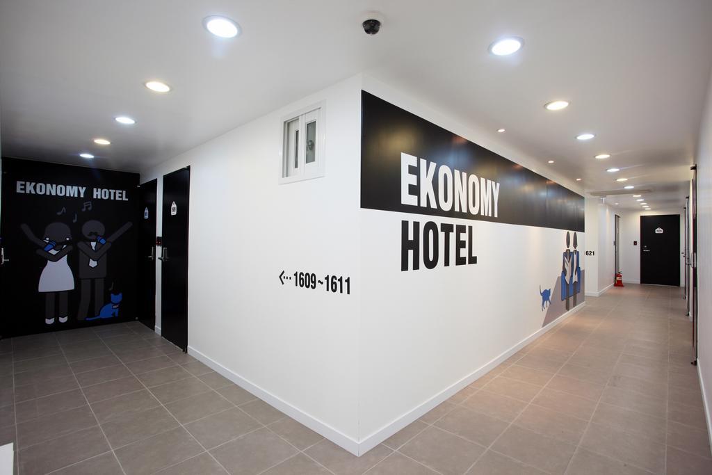 Ekonomy Hotel Myeongdong Central Seoul Exteriör bild