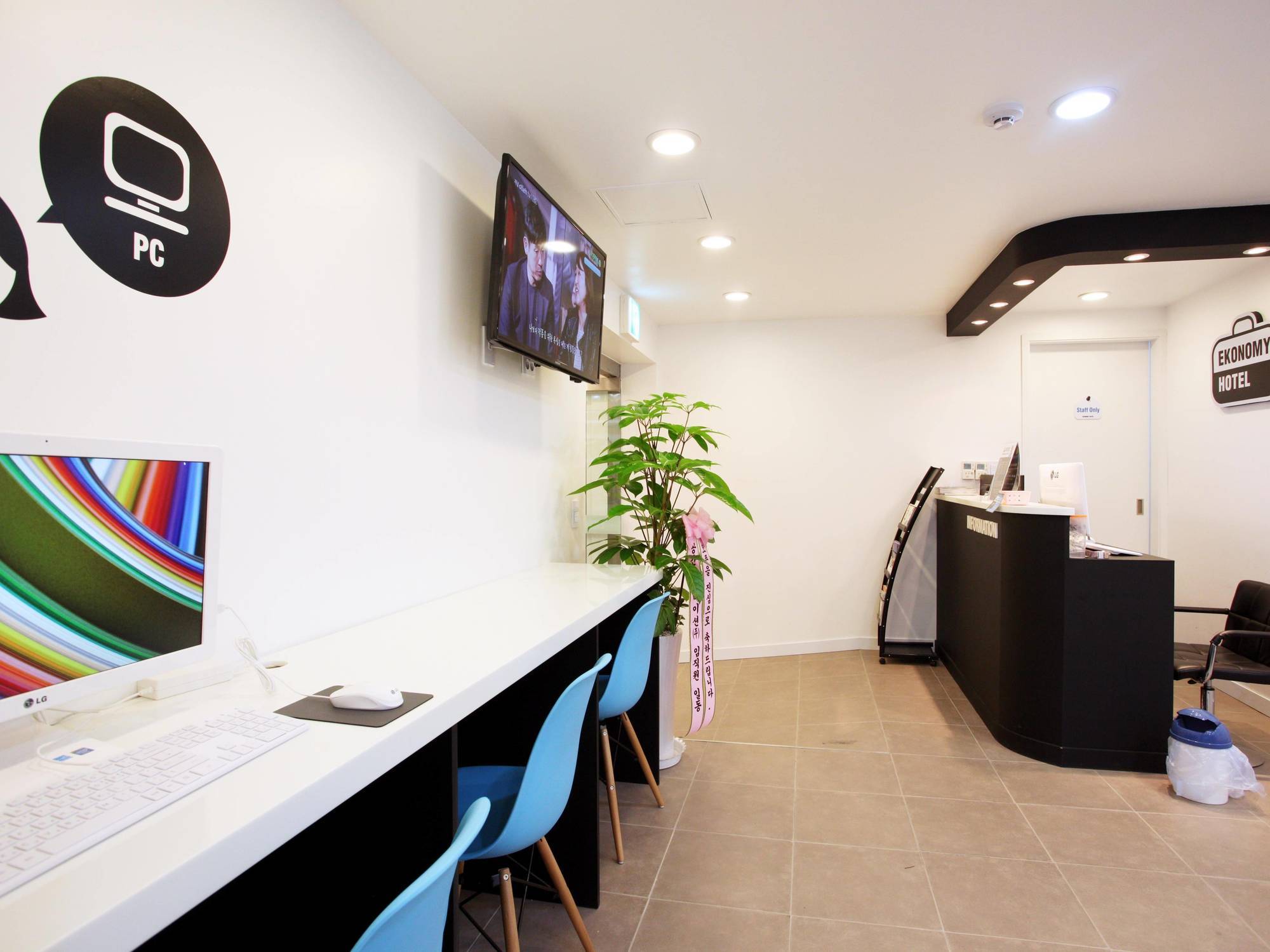 Ekonomy Hotel Myeongdong Central Seoul Exteriör bild