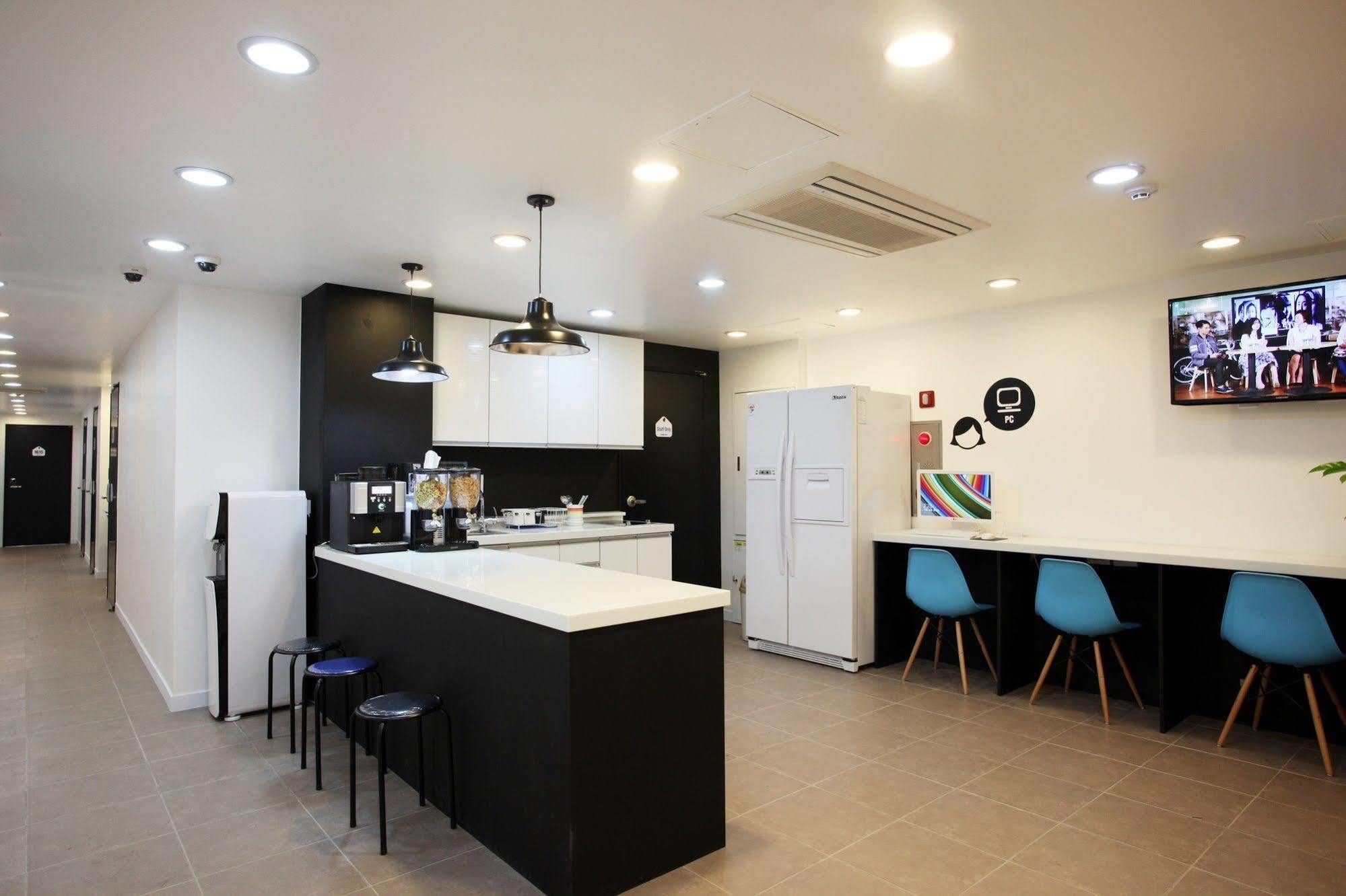 Ekonomy Hotel Myeongdong Central Seoul Exteriör bild