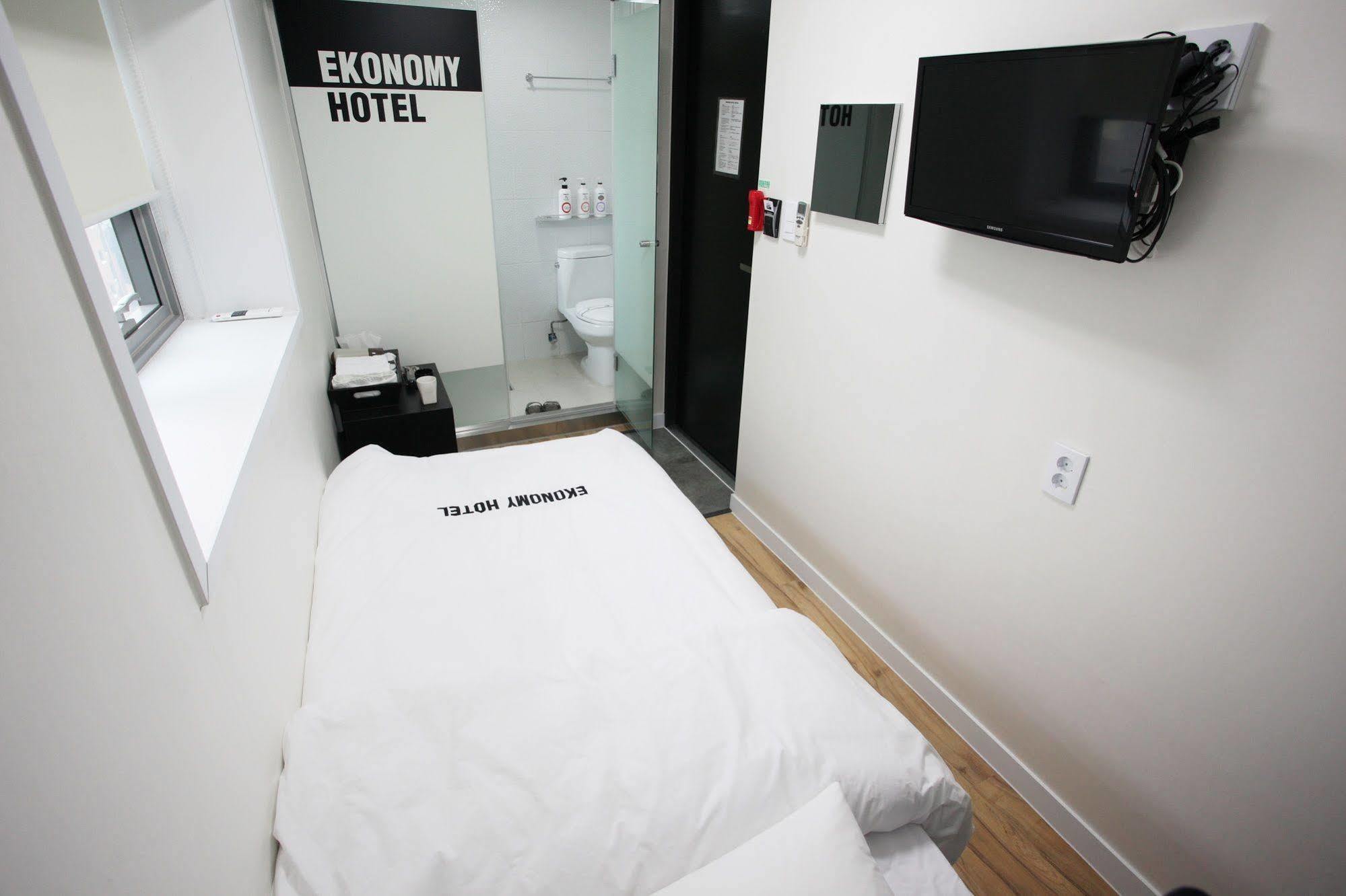 Ekonomy Hotel Myeongdong Central Seoul Exteriör bild