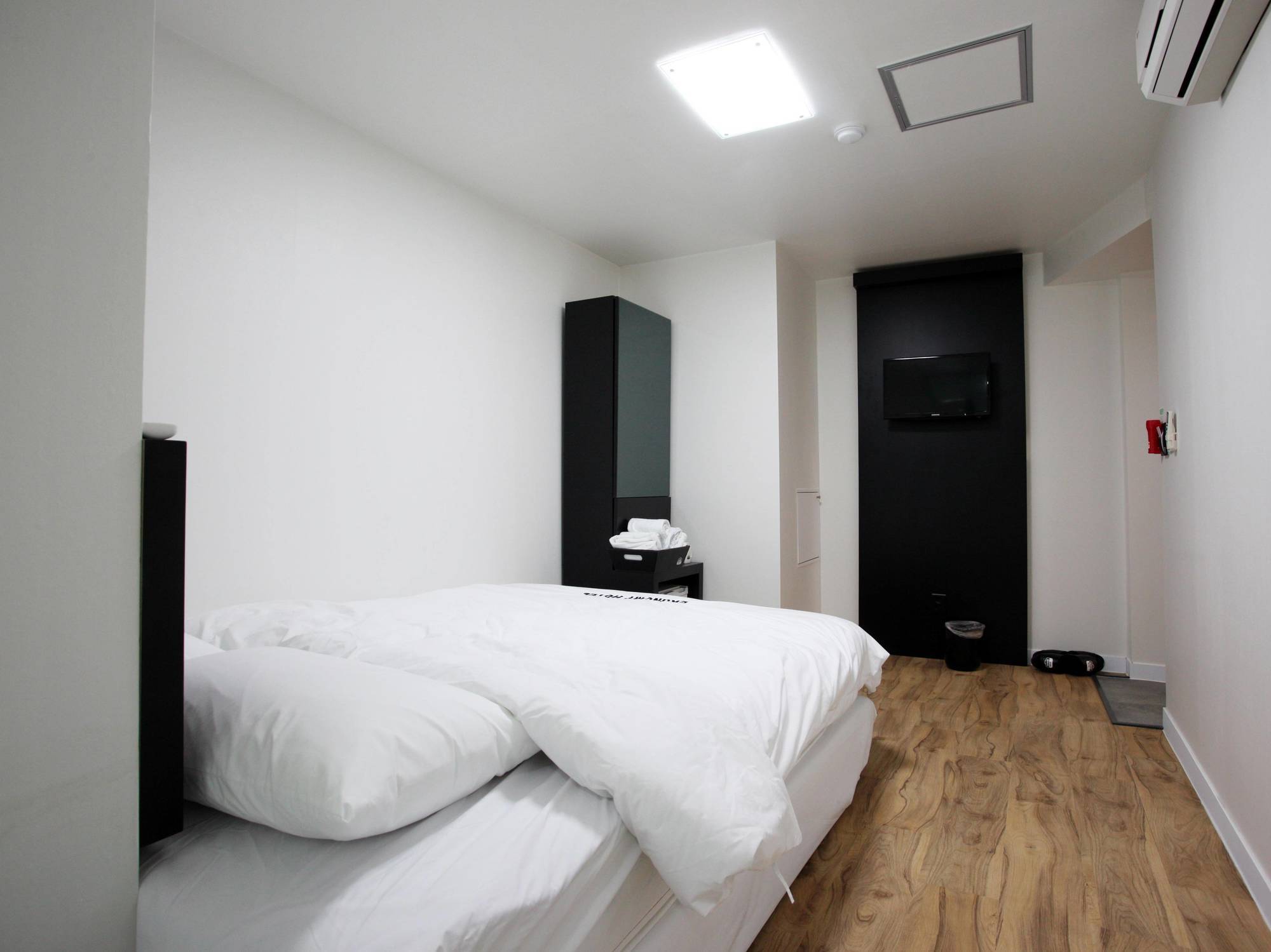 Ekonomy Hotel Myeongdong Central Seoul Exteriör bild